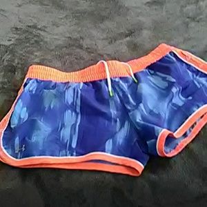 🐒Under Armour Semi-Fitted Shorts🐶